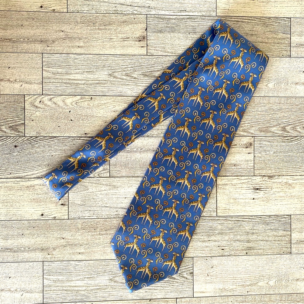 Lord & Taylor Men's 100% Silk‎ Neck Tie Blue Giraffe Print 58” L x 4” W